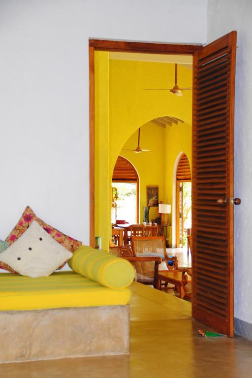 Khomba Beach House Alankuda Exterior photo